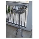 Metal outdoor planter