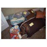 Pillows & Linens