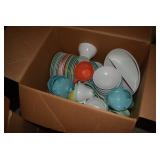 Assorted Plastic Dishes