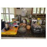 Kitchen Items & Bakeware