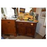 Vintage Cabinets & Kitchenware