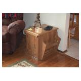 End Table w/Magazine Rack