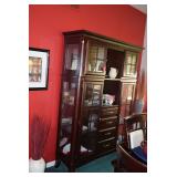 China Cabinet, Art