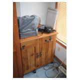 Singer Sewing Machine & Wooden Cabinet