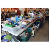 Assorted Kitchen Items