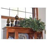 Finials, Silk Floral