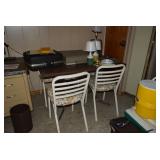 Table w 4 Chairs & Lamps