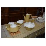 Tea/Coffee Set with Serving-ware