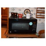 Microwave & Cups