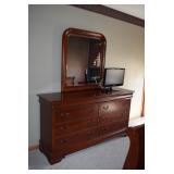 Dresser, Mirror