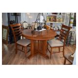 Round Table, Chairs, Decor