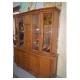 China Cabinet, Decor