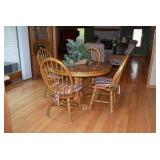 Round Kitchen Table and Chairs