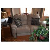 Love Seat, Pillows