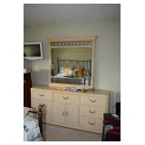 Dresser W/Mirror