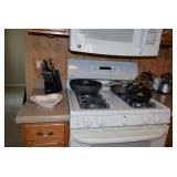 Cookware, Teapot, Knife Set in Block