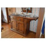 Sideboard/Buffet & Servingware