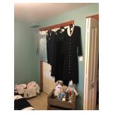 Clothing & Collectible Dolls