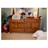 Dresser & Home Decor