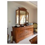 Thomasville Dresser W/Mirror