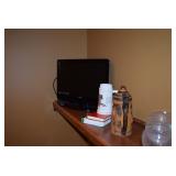 Vizio Small Screen TV & Beer Steins