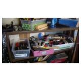 Miscellaneous painting equipment (brushes, sponges)