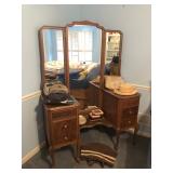 vintage makeup vanity 