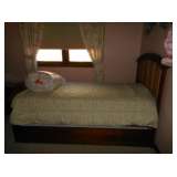 twin trundle bed and matteress