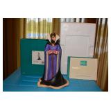 Snow White - The Evil Queen- figurine - "Bring back her heart" 