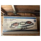 Portable triple slow cooker buffet and serve