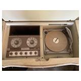 Vintage radio conosle