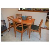 Kitchen table with 6 chairs