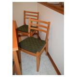 Kitchen table with 6 chairs 