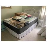 Full Size Wicker Lift Bed 