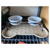 dog bowls 