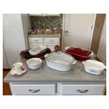Baking dishes with lids 
