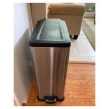 Stainless Steel garbage can with lid 