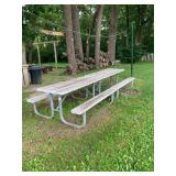 picnic table 
