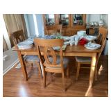 Dining Room Table with 4 chairs 