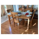 Dining Room Table with 4 chairs 