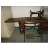 antique sewing machine 