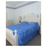 headboard and comforter 