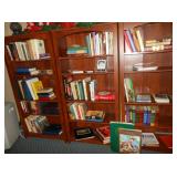 bookshelves and books 