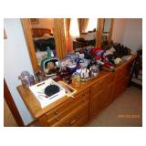dresser with mirror 