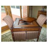 table and chairs 