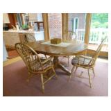 table and chairs 