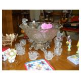 vintage punch bowl and glasses 