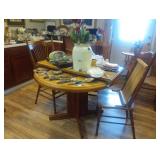 kitchen table and chairs 