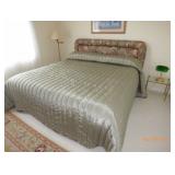 bed and comforter 