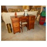 desk and chair 